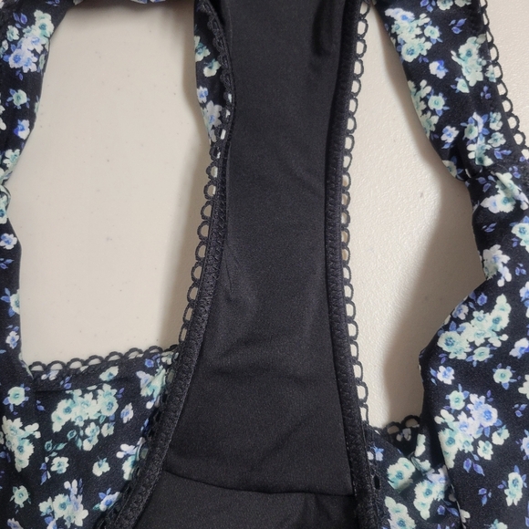 Paris Atelier & Other Stories NWT Swimwear Bikini Set Just The Top Is New. - Picture 9 of 9